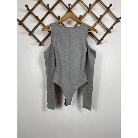 ✨Cold Shoulder Bodysuit✨ - Picture 5 of 5